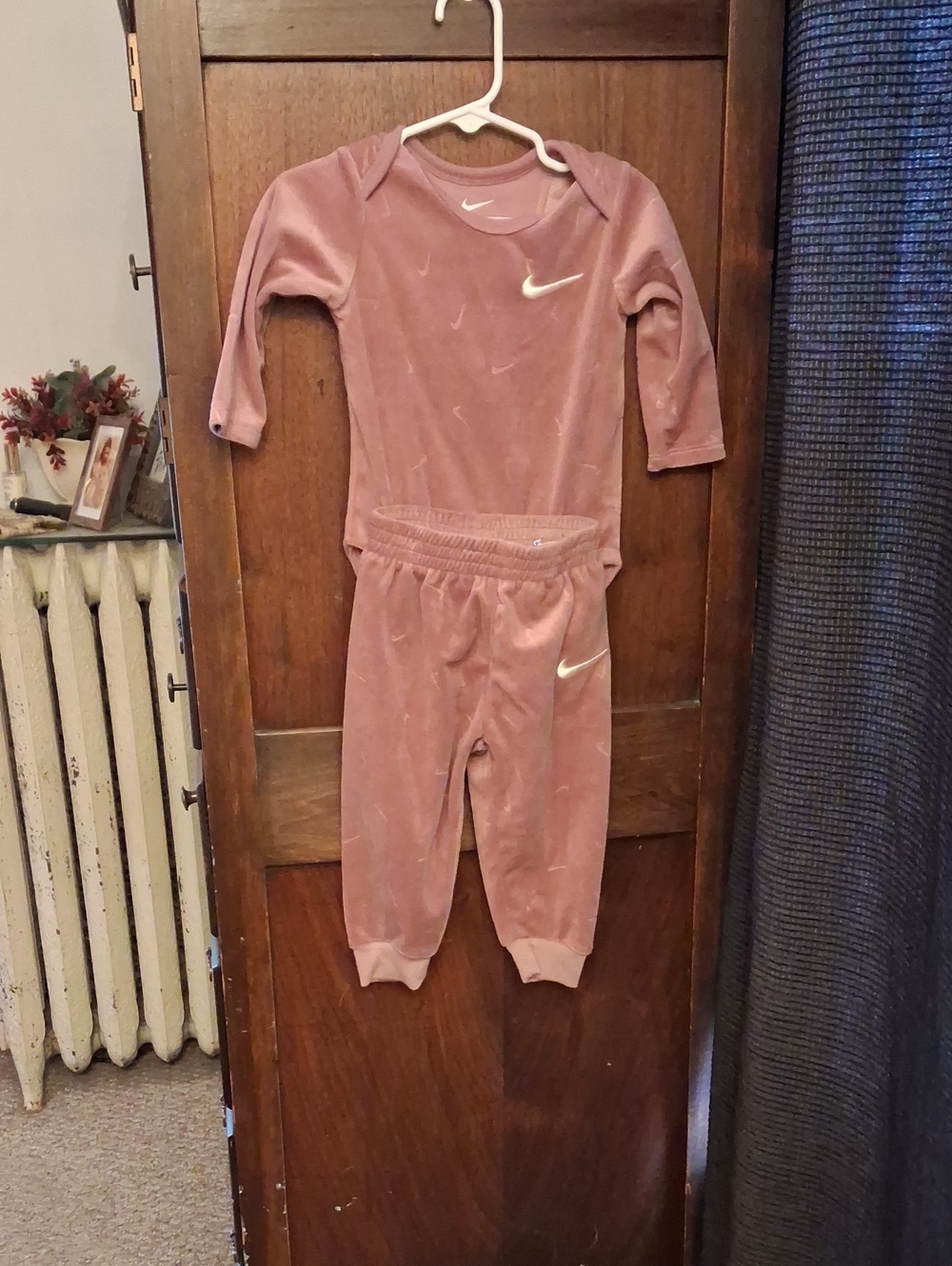 Nike Kids Size 12 Month  Long-Sleeve 2 Piece Velvet Onsie And Pants